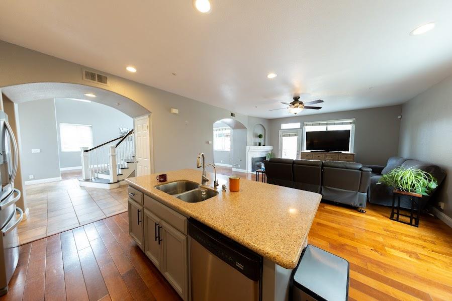Detail Gallery Image 10 of 30 For 1018 Melville St, Salinas,  CA 93906 - 4 Beds | 2/1 Baths