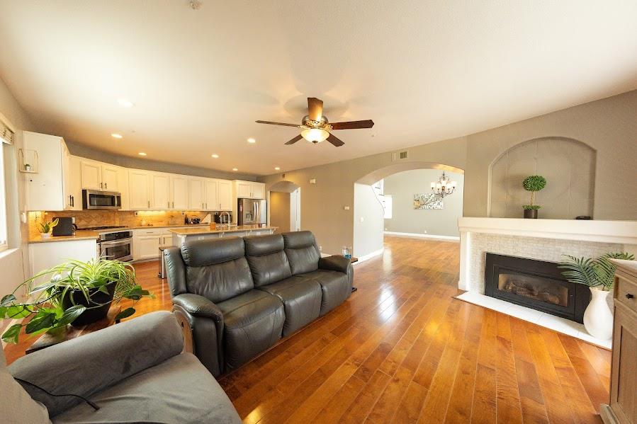 Detail Gallery Image 12 of 30 For 1018 Melville St, Salinas,  CA 93906 - 4 Beds | 2/1 Baths