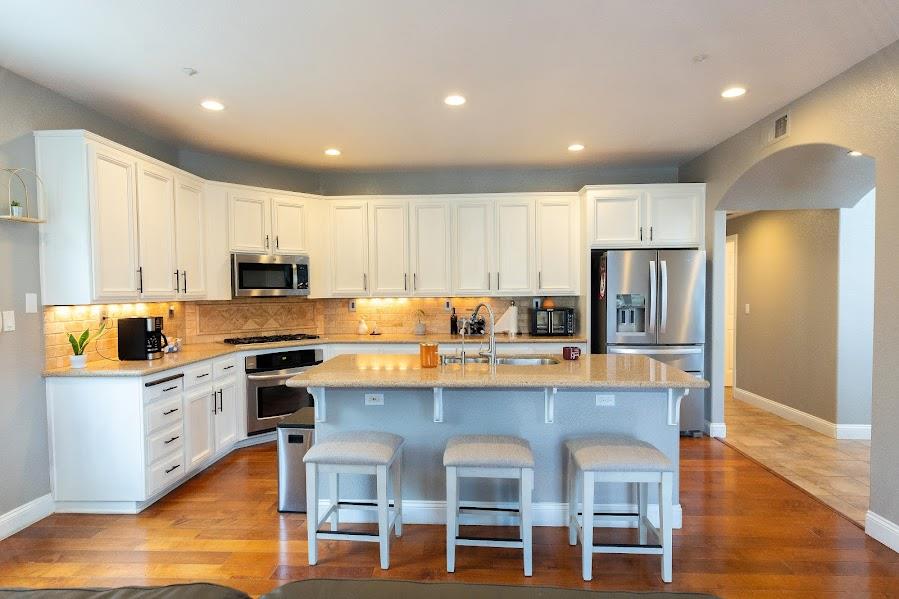 Detail Gallery Image 8 of 30 For 1018 Melville St, Salinas,  CA 93906 - 4 Beds | 2/1 Baths