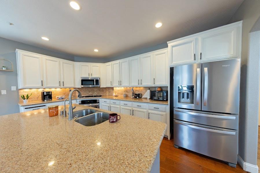 Detail Gallery Image 9 of 30 For 1018 Melville St, Salinas,  CA 93906 - 4 Beds | 2/1 Baths