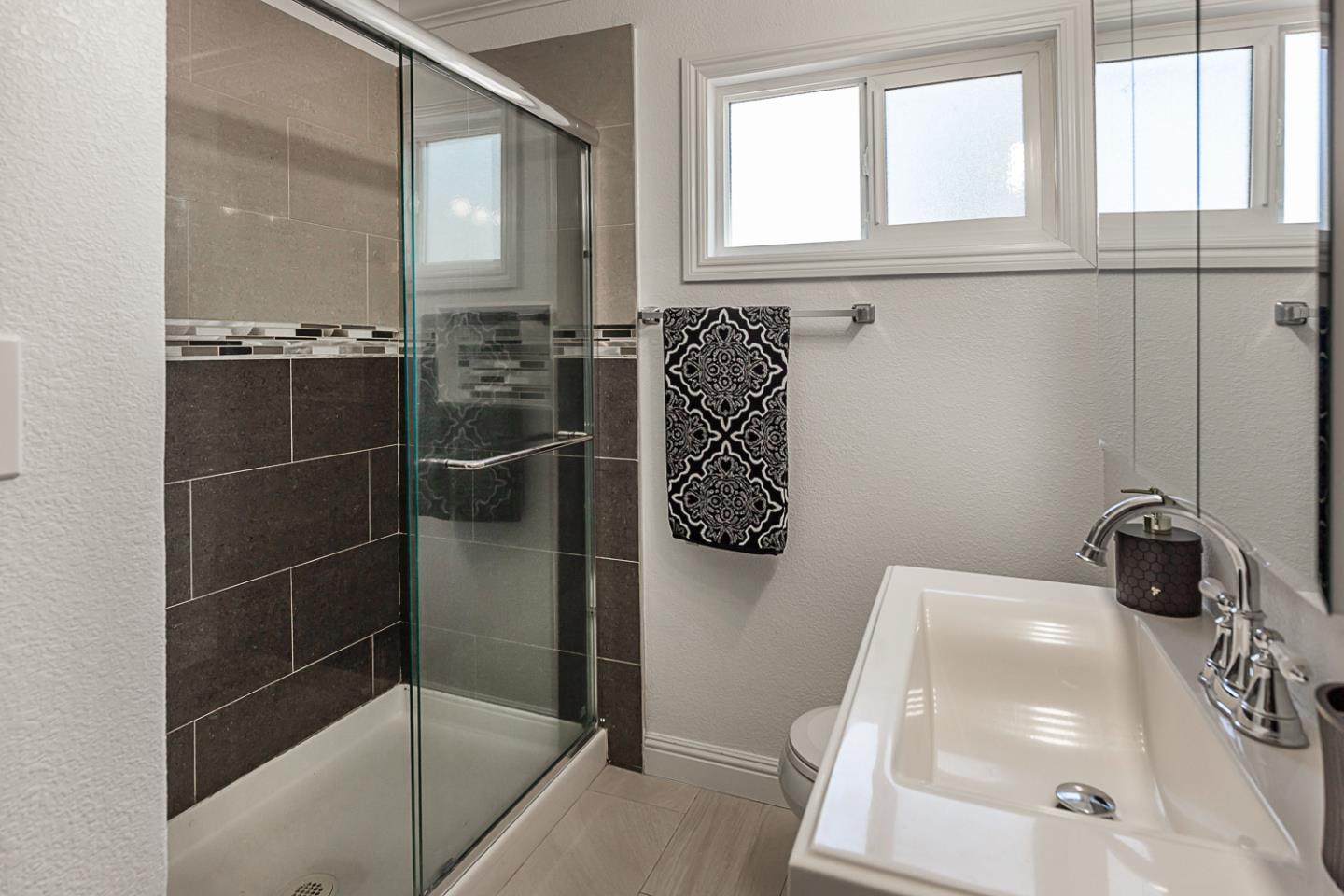 Detail Gallery Image 4 of 21 For 450 California St, Santa Clara,  CA 95050 - – Beds | – Baths