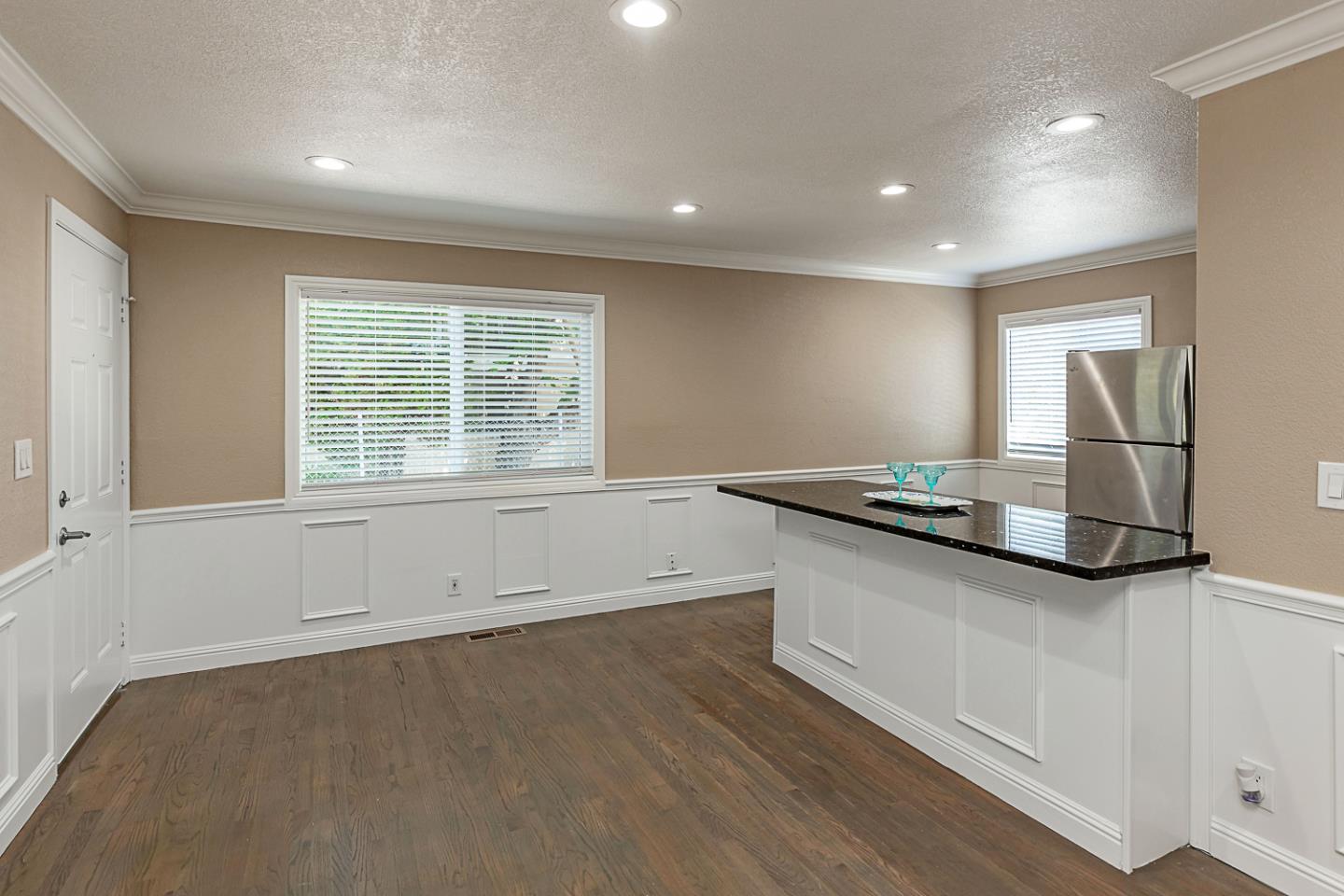 Detail Gallery Image 5 of 21 For 450 California St, Santa Clara,  CA 95050 - – Beds | – Baths