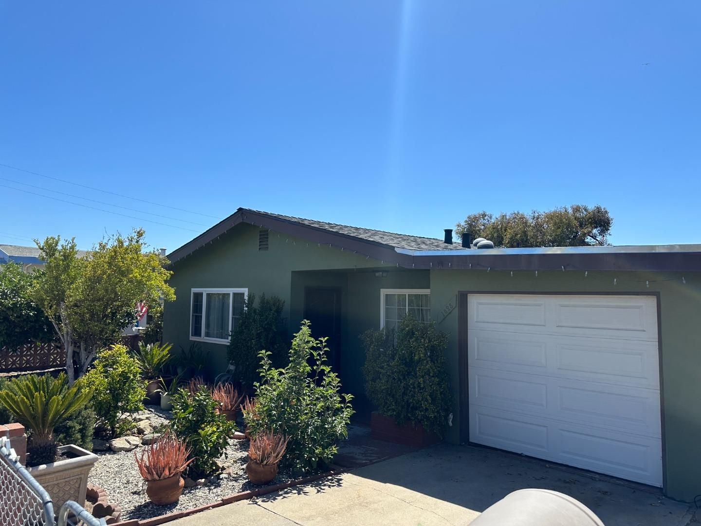 Detail Gallery Image 2 of 7 For 1825 Luzern St, Seaside,  CA 93955 - 3 Beds | 1 Baths