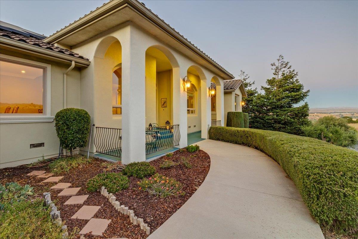 Detail Gallery Image 14 of 76 For 4116 Ashford Cir, Hollister,  CA 95023 - 4 Beds | 3/1 Baths