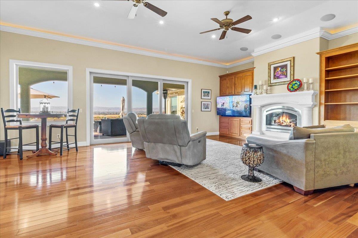 Detail Gallery Image 22 of 76 For 4116 Ashford Cir, Hollister,  CA 95023 - 4 Beds | 3/1 Baths