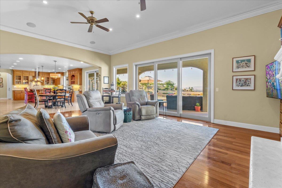 Detail Gallery Image 24 of 76 For 4116 Ashford Cir, Hollister,  CA 95023 - 4 Beds | 3/1 Baths