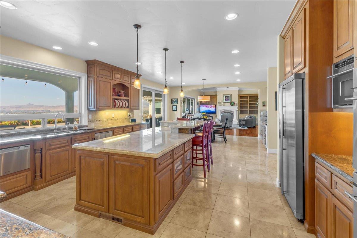 Detail Gallery Image 29 of 76 For 4116 Ashford Cir, Hollister,  CA 95023 - 4 Beds | 3/1 Baths