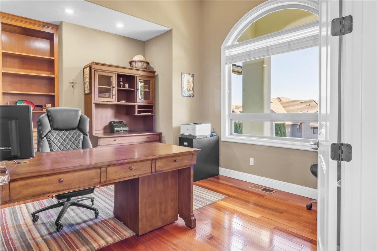 Detail Gallery Image 37 of 76 For 4116 Ashford Cir, Hollister,  CA 95023 - 4 Beds | 3/1 Baths