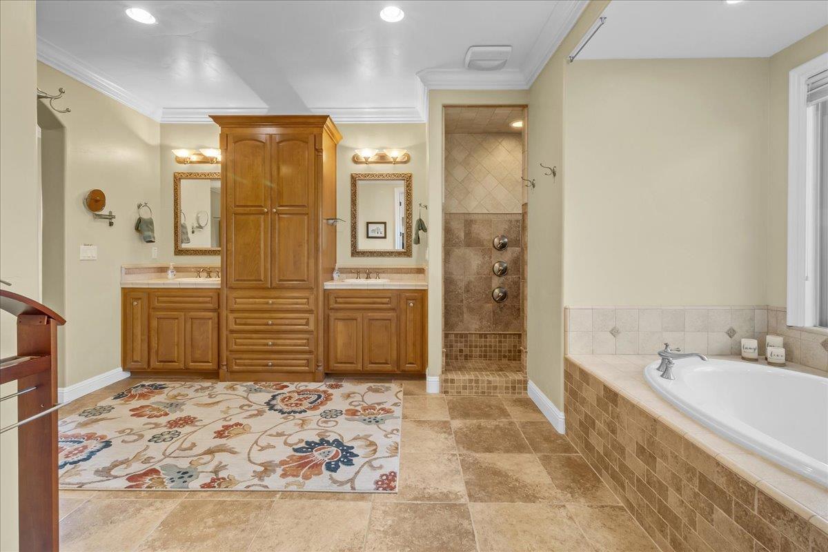 Detail Gallery Image 43 of 76 For 4116 Ashford Cir, Hollister,  CA 95023 - 4 Beds | 3/1 Baths