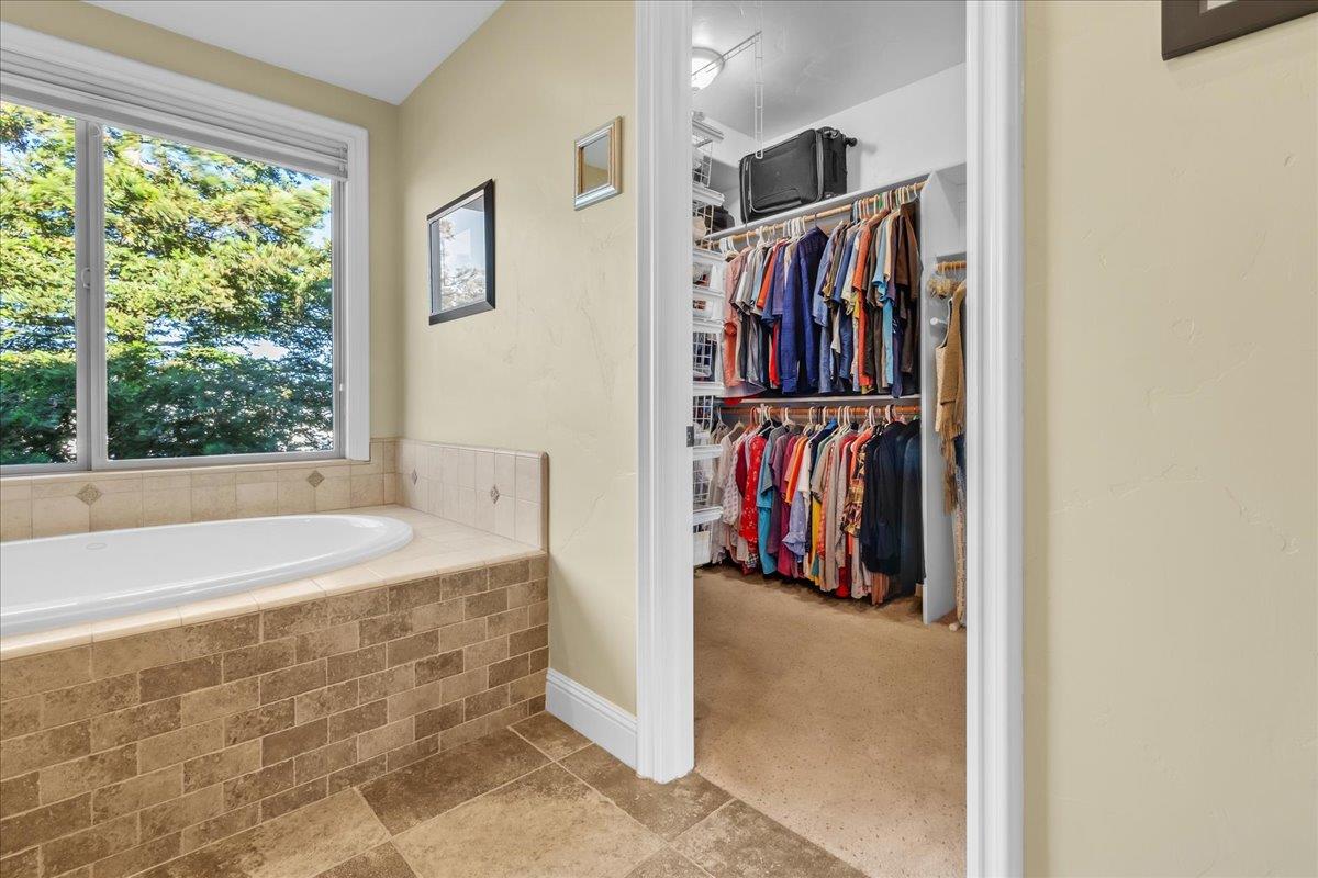 Detail Gallery Image 46 of 76 For 4116 Ashford Cir, Hollister,  CA 95023 - 4 Beds | 3/1 Baths