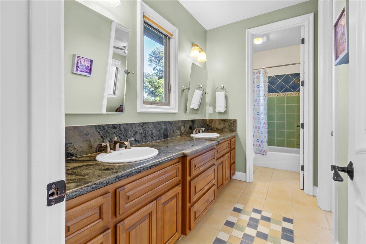 Detail Gallery Image 49 of 76 For 4116 Ashford Cir, Hollister,  CA 95023 - 4 Beds | 3/1 Baths