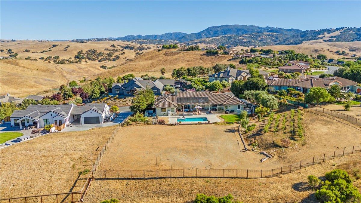 Detail Gallery Image 58 of 76 For 4116 Ashford Cir, Hollister,  CA 95023 - 4 Beds | 3/1 Baths
