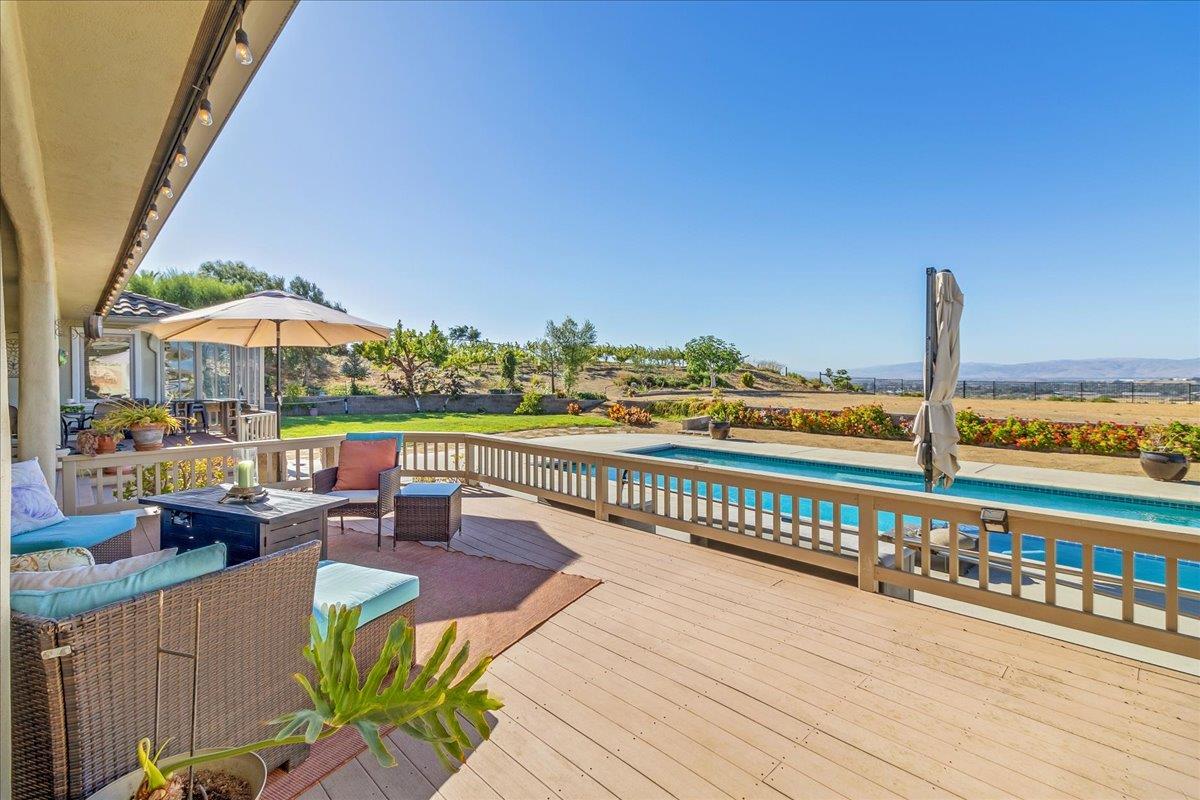 Detail Gallery Image 66 of 76 For 4116 Ashford Cir, Hollister,  CA 95023 - 4 Beds | 3/1 Baths