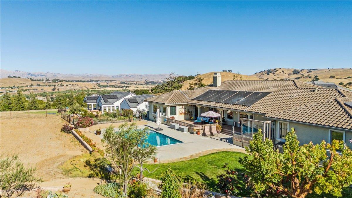 Detail Gallery Image 69 of 76 For 4116 Ashford Cir, Hollister,  CA 95023 - 4 Beds | 3/1 Baths