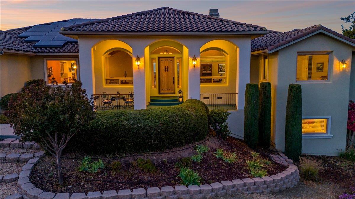 Detail Gallery Image 7 of 76 For 4116 Ashford Cir, Hollister,  CA 95023 - 4 Beds | 3/1 Baths