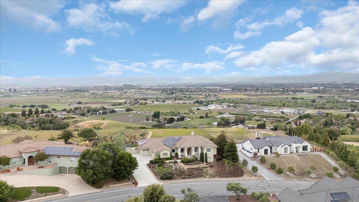 Detail Gallery Image 71 of 76 For 4116 Ashford Cir, Hollister,  CA 95023 - 4 Beds | 3/1 Baths