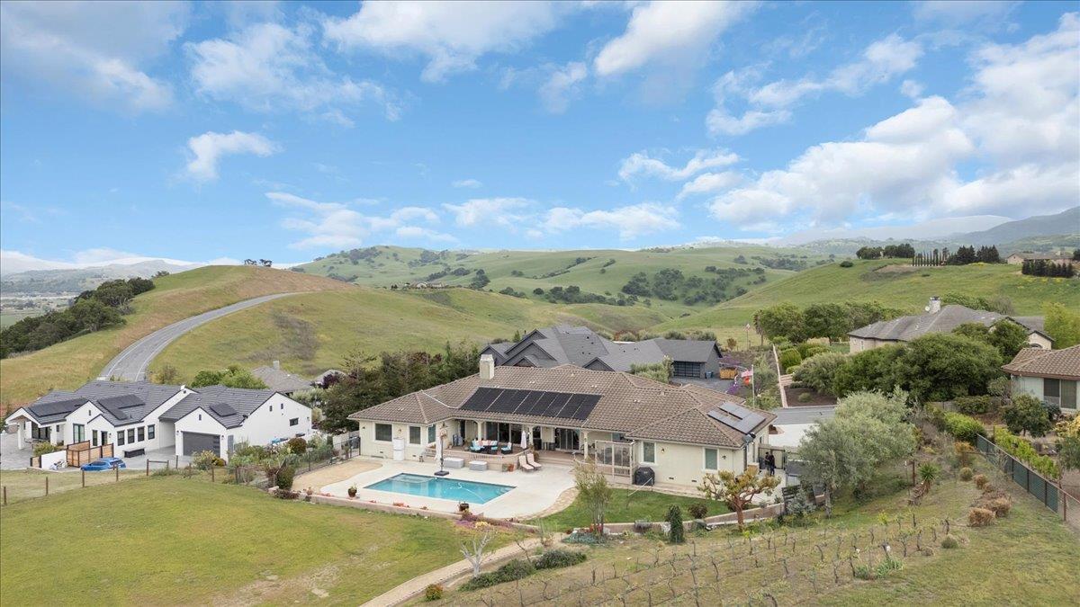 Detail Gallery Image 74 of 76 For 4116 Ashford Cir, Hollister,  CA 95023 - 4 Beds | 3/1 Baths