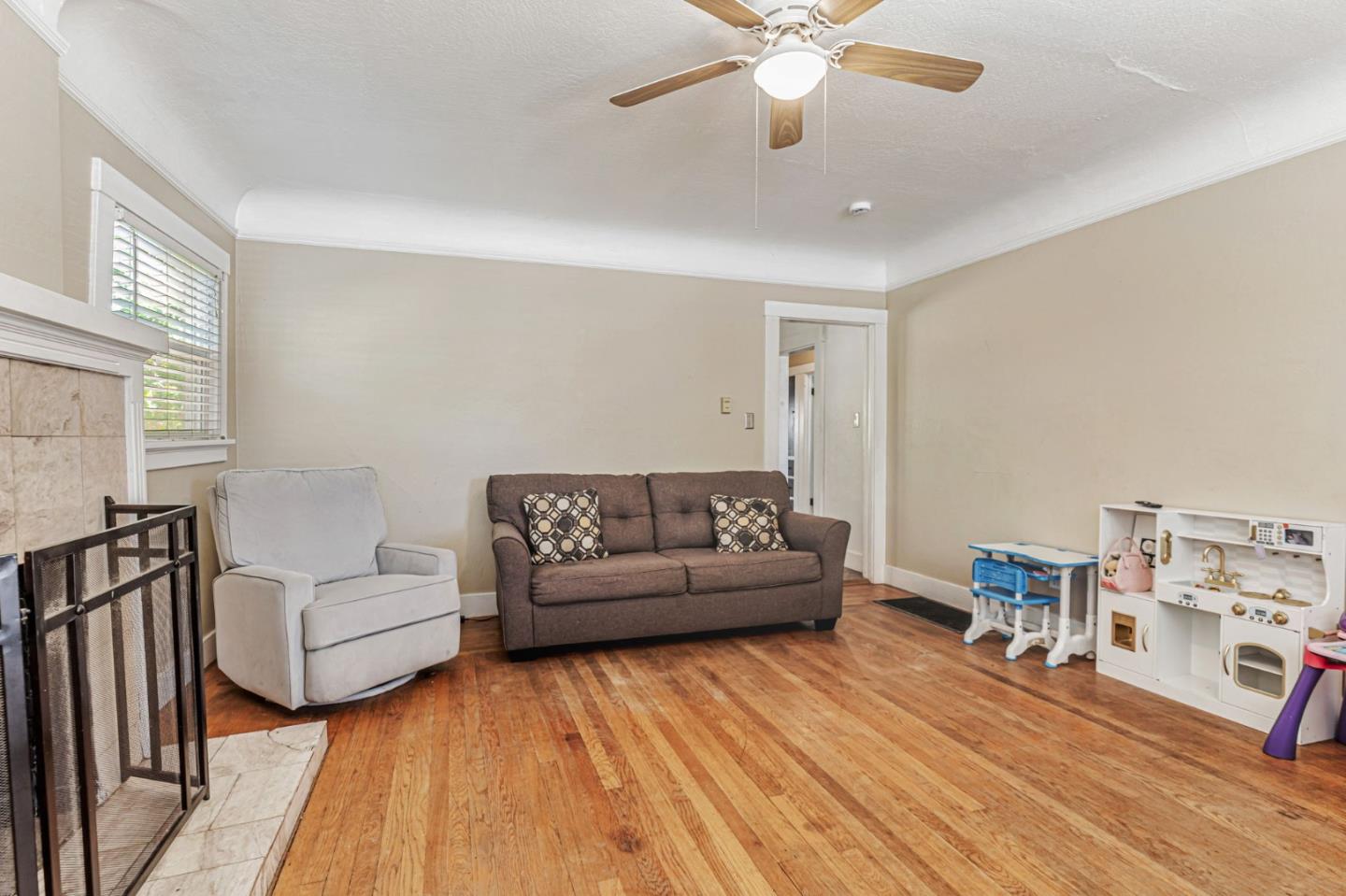 Detail Gallery Image 11 of 36 For 1179 San Benito St, Hollister,  CA 95023 - 2 Beds | 1 Baths