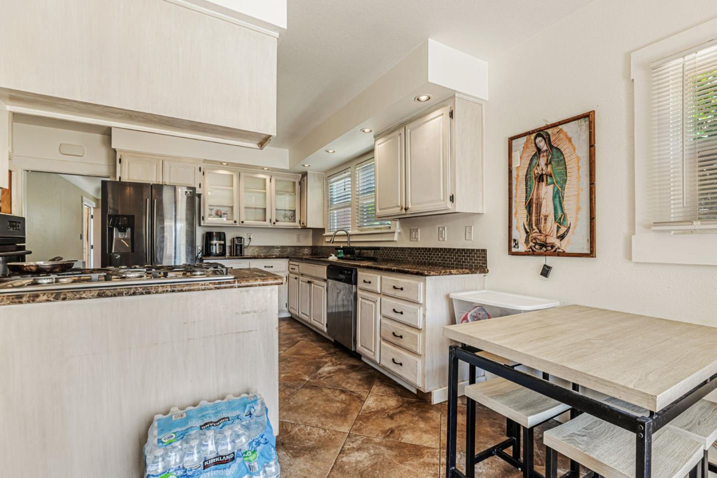 Detail Gallery Image 12 of 36 For 1179 San Benito St, Hollister,  CA 95023 - 2 Beds | 1 Baths