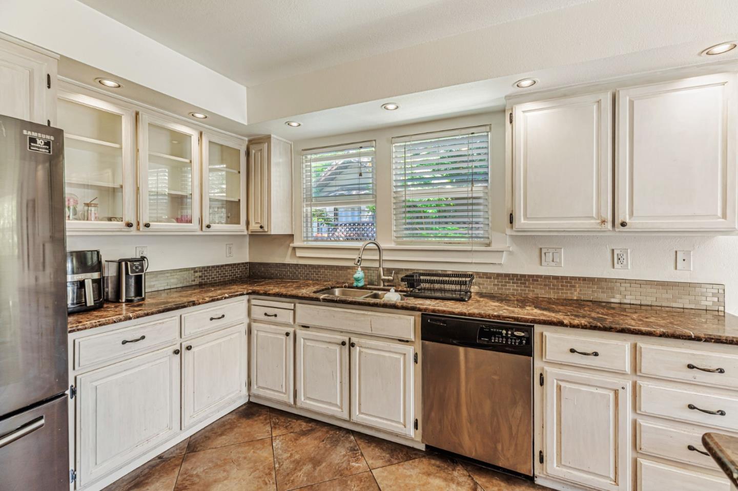 Detail Gallery Image 13 of 36 For 1179 San Benito St, Hollister,  CA 95023 - 2 Beds | 1 Baths
