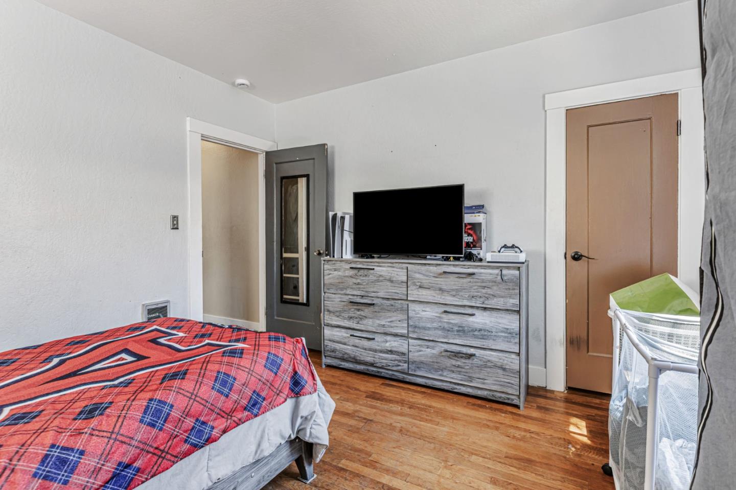 Detail Gallery Image 26 of 36 For 1179 San Benito St, Hollister,  CA 95023 - 2 Beds | 1 Baths