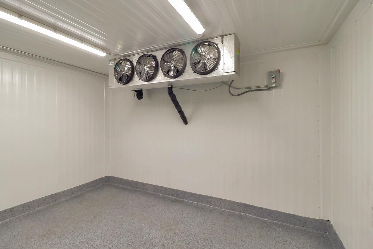 Detail Gallery Image 20 of 25 For 1025 44th Ave, Oakland,  CA 94601 - – Beds | – Baths