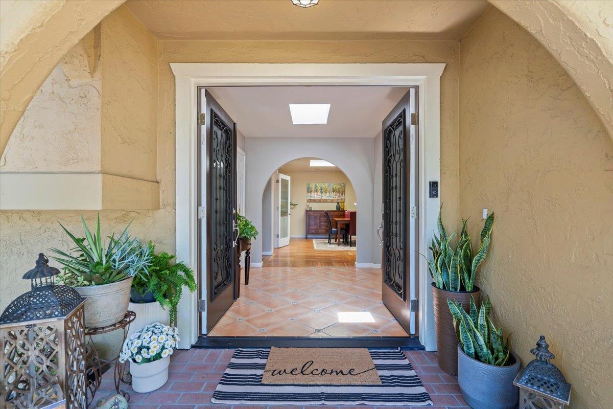 Detail Gallery Image 10 of 56 For 17441 Blue Jay Dr, Morgan Hill,  CA 95037 - 4 Beds | 3/1 Baths