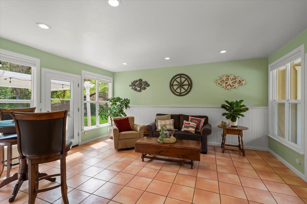 Detail Gallery Image 6 of 56 For 17441 Blue Jay Dr, Morgan Hill,  CA 95037 - 4 Beds | 3/1 Baths