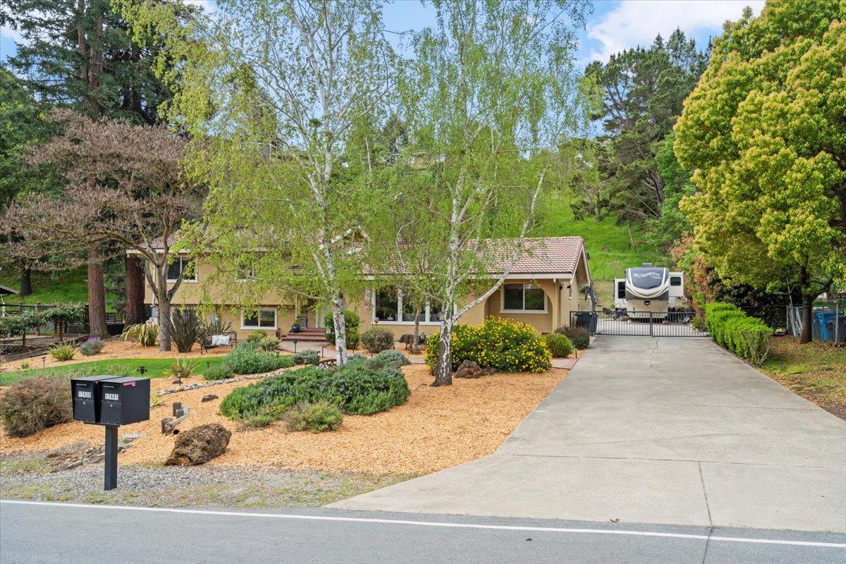 Detail Gallery Image 8 of 56 For 17441 Blue Jay Dr, Morgan Hill,  CA 95037 - 4 Beds | 3/1 Baths