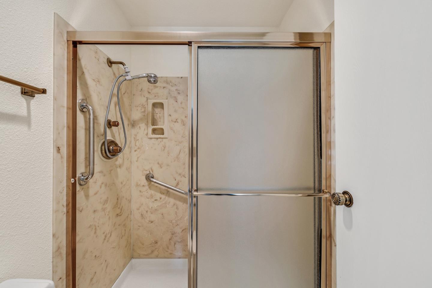 Detail Gallery Image 14 of 21 For 1396 El Camino Real #302,  Millbrae,  CA 94030 - 2 Beds | 2 Baths