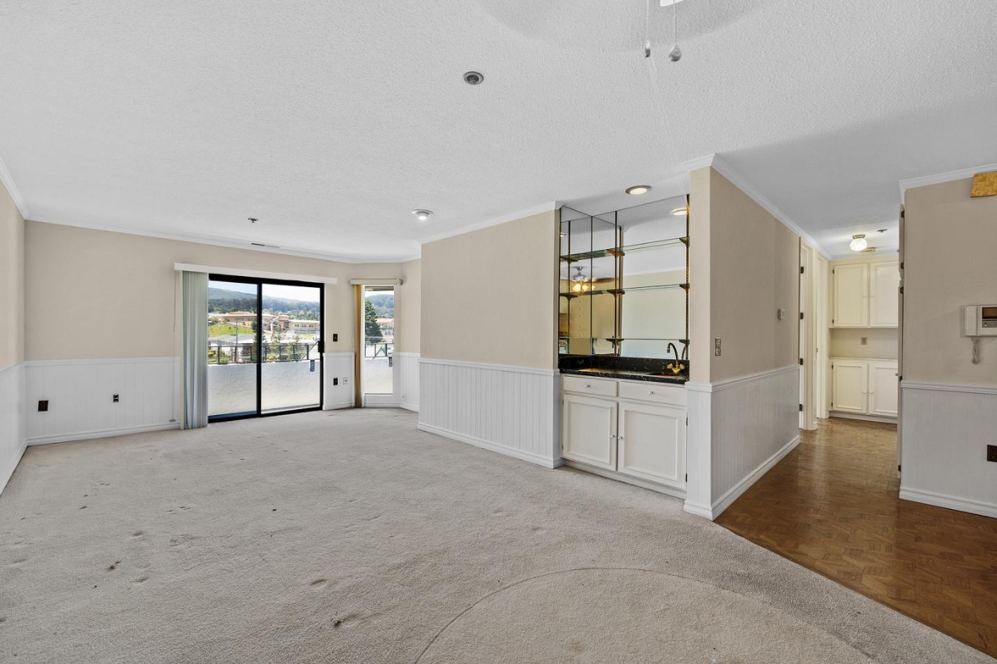 Detail Gallery Image 3 of 21 For 1396 El Camino Real #302,  Millbrae,  CA 94030 - 2 Beds | 2 Baths