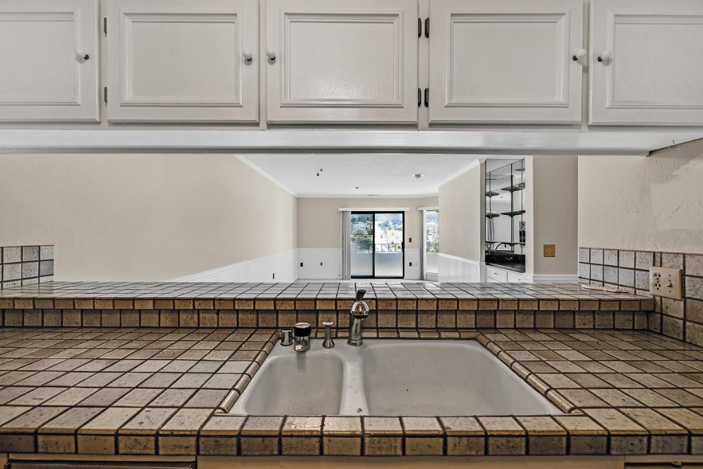 Detail Gallery Image 7 of 21 For 1396 El Camino Real #302,  Millbrae,  CA 94030 - 2 Beds | 2 Baths