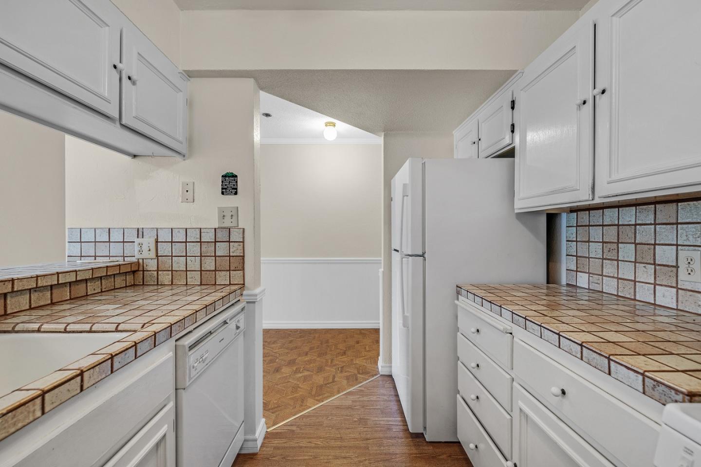 Detail Gallery Image 8 of 21 For 1396 El Camino Real #302,  Millbrae,  CA 94030 - 2 Beds | 2 Baths