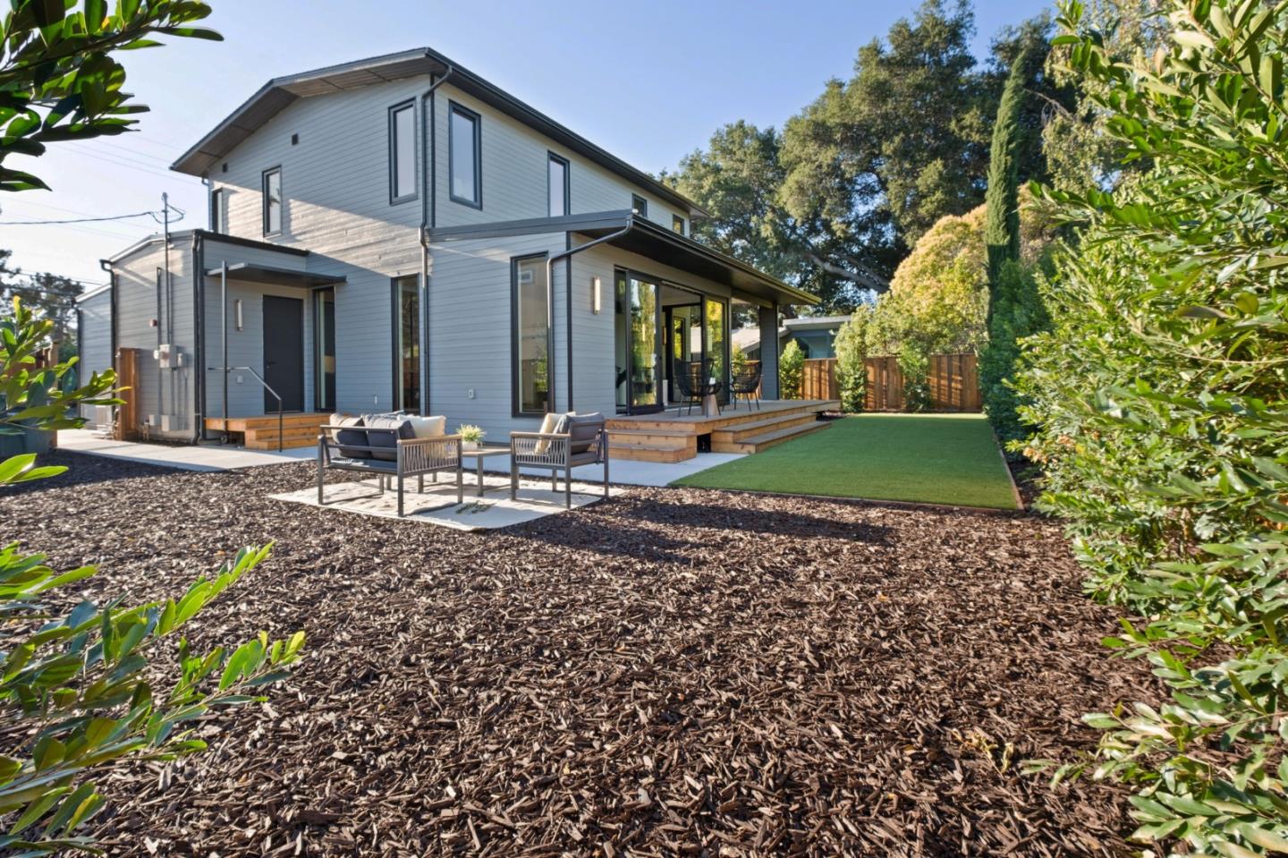 Detail Gallery Image 21 of 22 For 2160 Menalto Ave, Menlo Park,  CA 94025 - 5 Beds | 3 Baths
