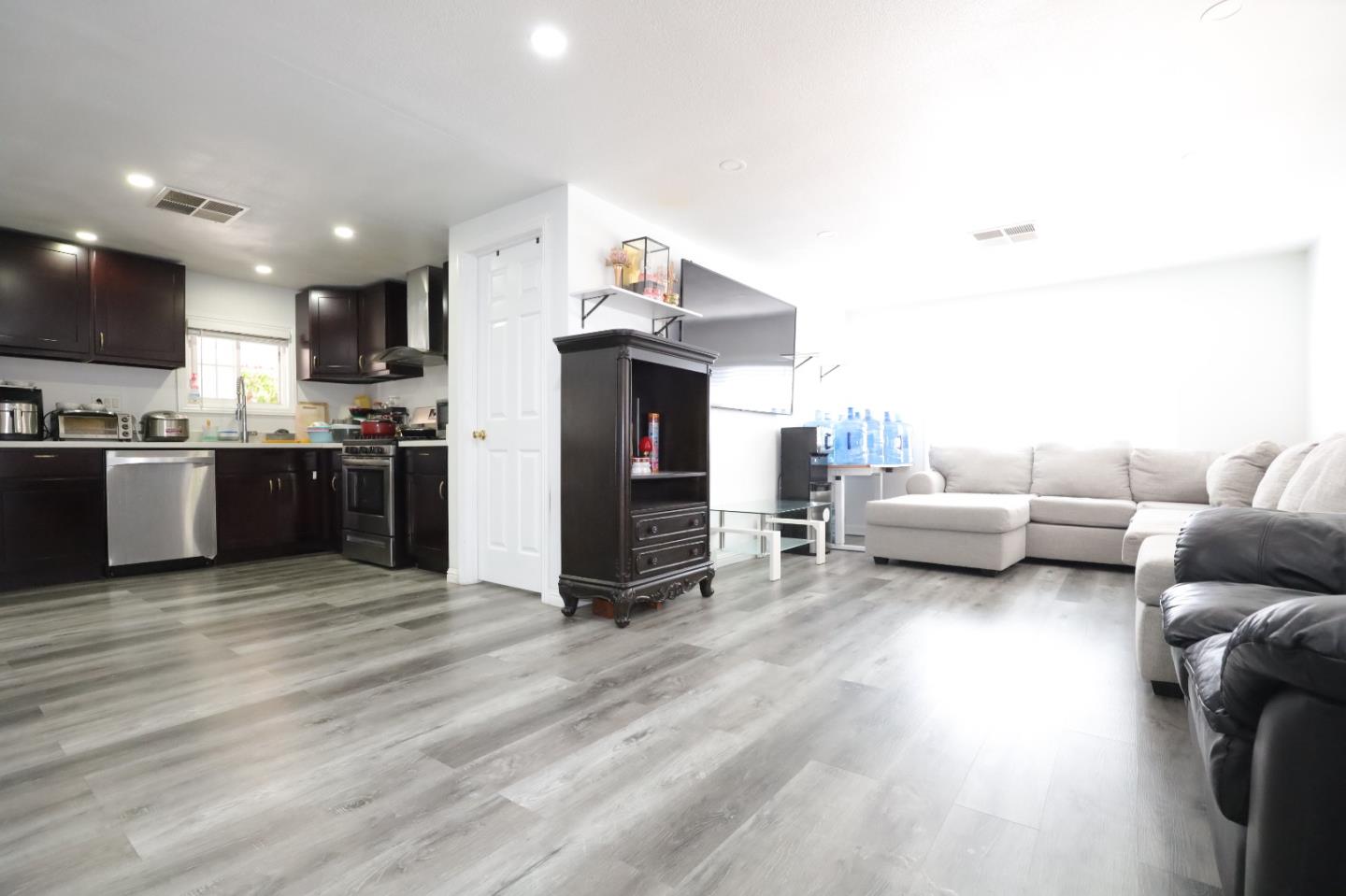 Detail Gallery Image 7 of 27 For 3637 Snell Ave #12,  San Jose,  CA 95136 - 3 Beds | 2 Baths