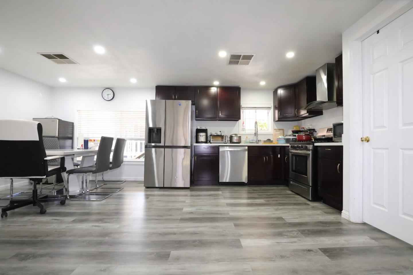 Detail Gallery Image 8 of 27 For 3637 Snell Ave #12,  San Jose,  CA 95136 - 3 Beds | 2 Baths