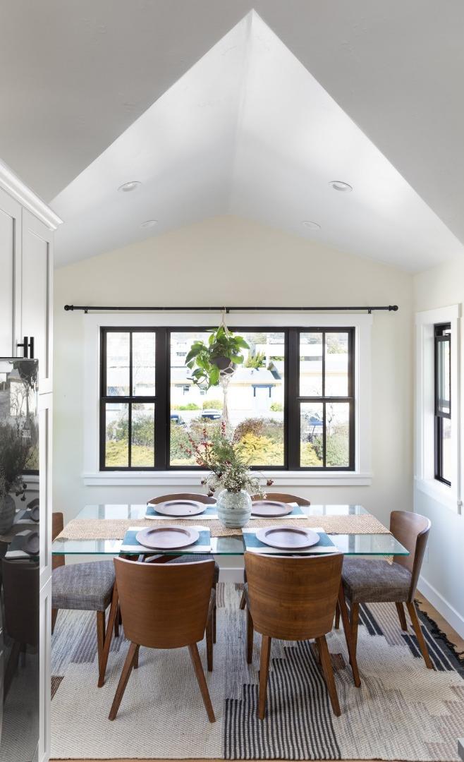 Detail Gallery Image 5 of 7 For 902 Hanover St, Santa Cruz,  CA 95062 - 4 Beds | 3 Baths