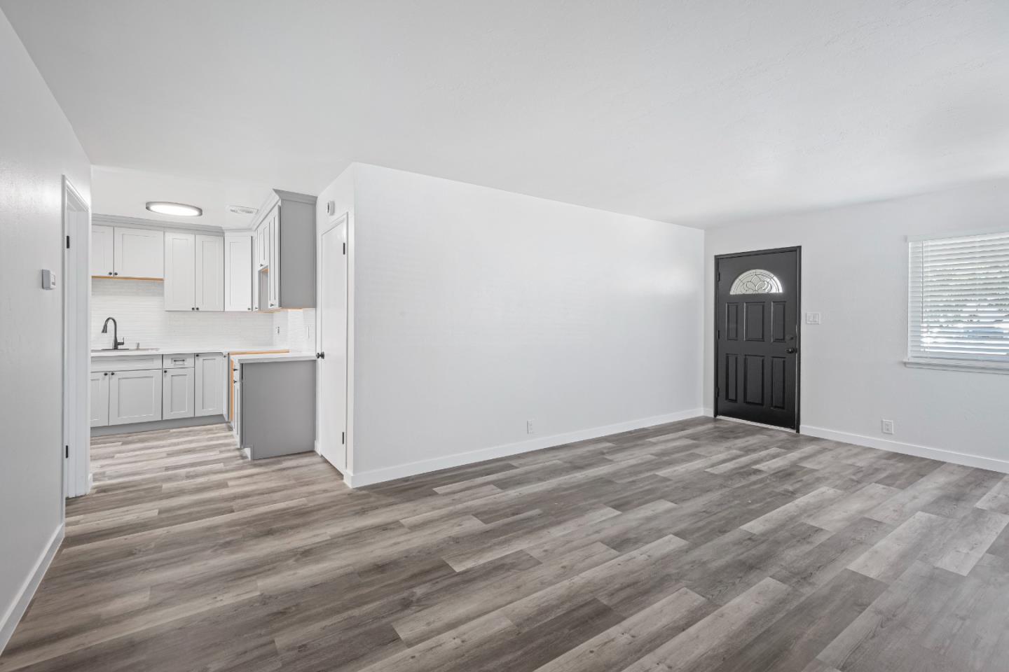 Detail Gallery Image 4 of 9 For 920 Northrup St, San Jose,  CA 95126 - 2 Beds | 1 Baths
