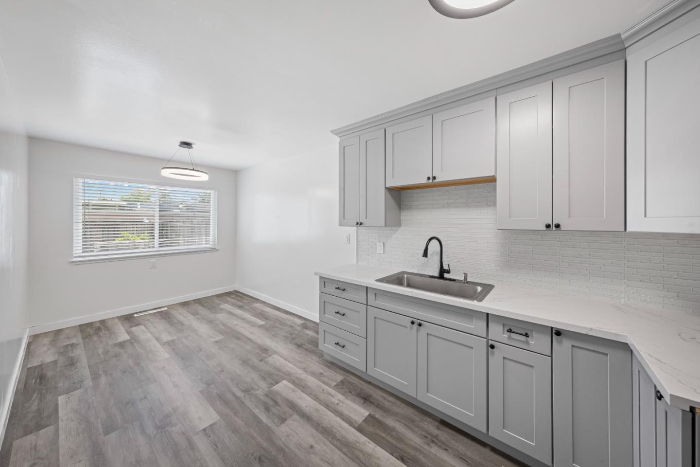 Detail Gallery Image 6 of 9 For 920 Northrup St, San Jose,  CA 95126 - 2 Beds | 1 Baths