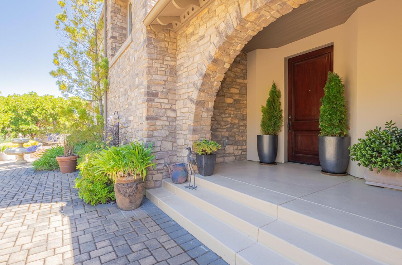 Detail Gallery Image 7 of 64 For 407 Mirador Ct, Monterey,  CA 93940 - 3 Beds | 3/1 Baths