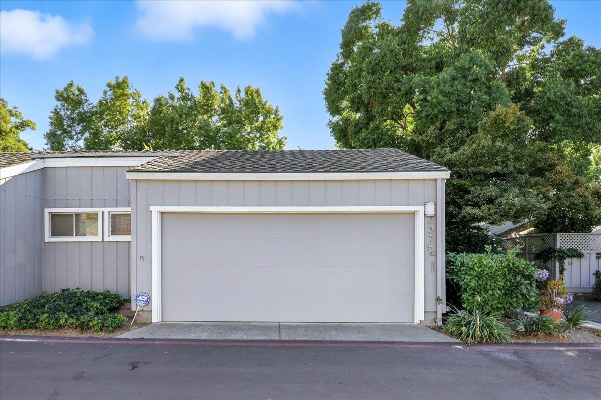 Detail Gallery Image 5 of 48 For 2375 Lincoln Village Dr, San Jose,  CA 95125 - 2 Beds | 2 Baths