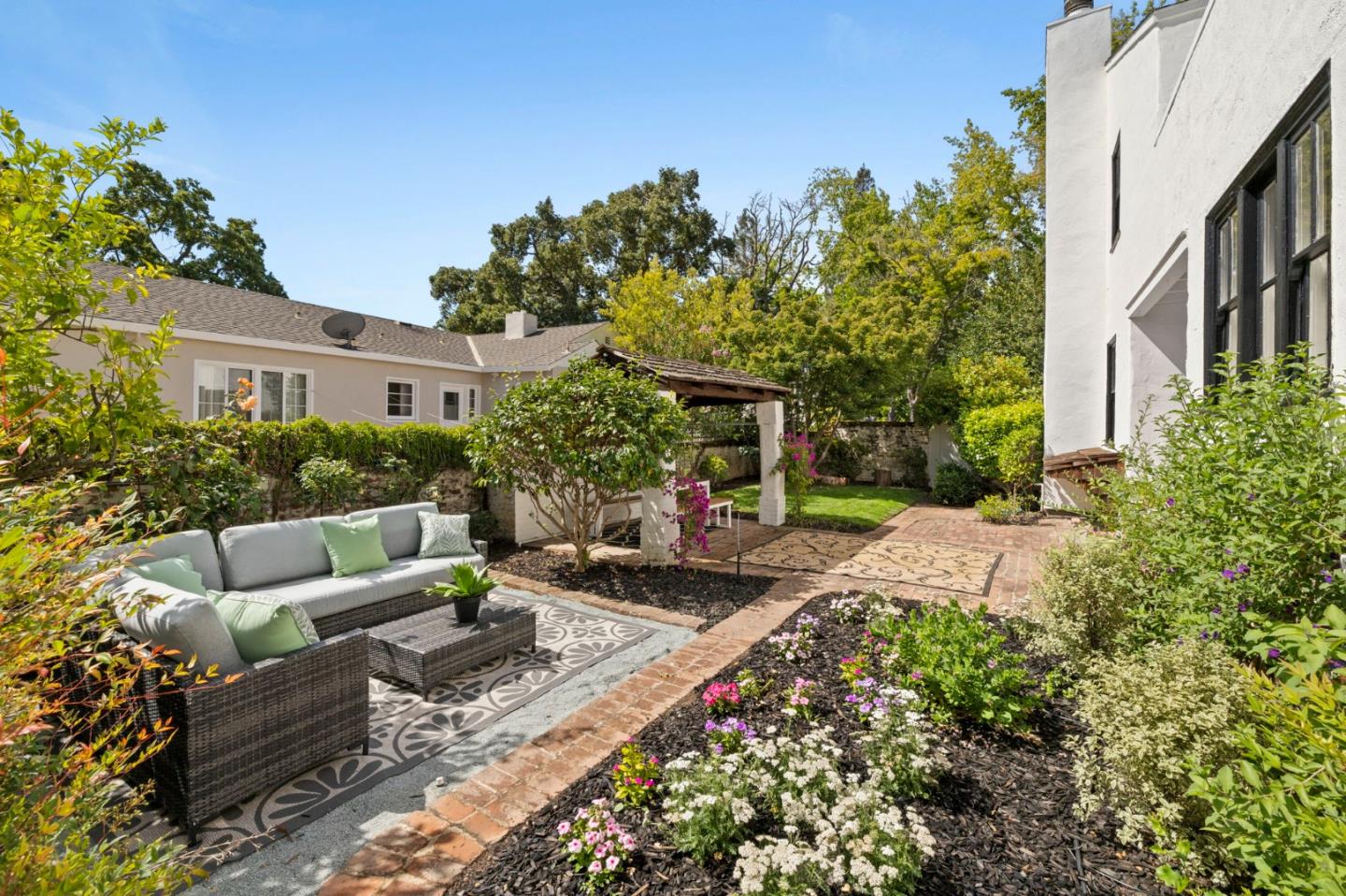 Detail Gallery Image 43 of 48 For 48 Turnsworth Ave, Redwood City,  CA 94062 - 4 Beds | 3 Baths
