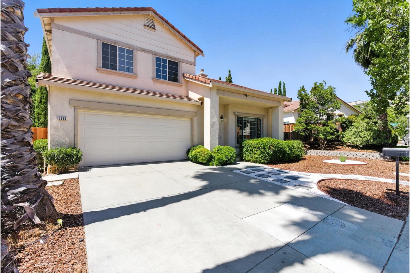 Detail Gallery Image 3 of 46 For 3297 Pomerado Dr, San Jose,  CA 95135 - 4 Beds | 3 Baths