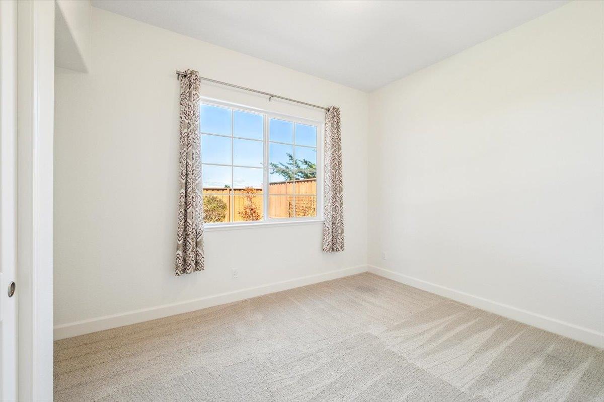 Detail Gallery Image 14 of 63 For 465 Russell Way, Marina,  CA 93933 - 6 Beds | 4 Baths