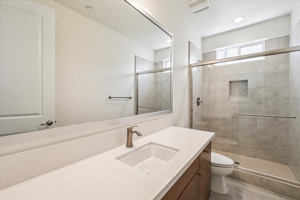 Detail Gallery Image 15 of 63 For 465 Russell Way, Marina,  CA 93933 - 6 Beds | 4 Baths