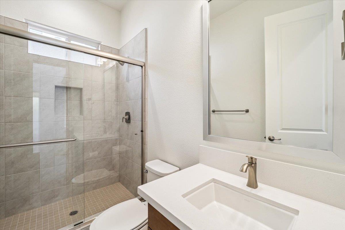 Detail Gallery Image 21 of 63 For 465 Russell Way, Marina,  CA 93933 - 6 Beds | 4 Baths