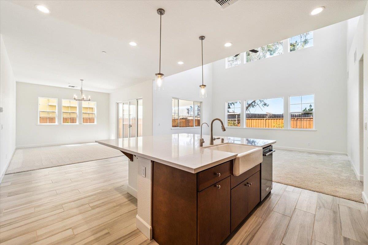 Detail Gallery Image 23 of 63 For 465 Russell Way, Marina,  CA 93933 - 6 Beds | 4 Baths
