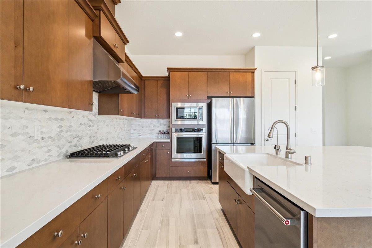 Detail Gallery Image 24 of 63 For 465 Russell Way, Marina,  CA 93933 - 6 Beds | 4 Baths