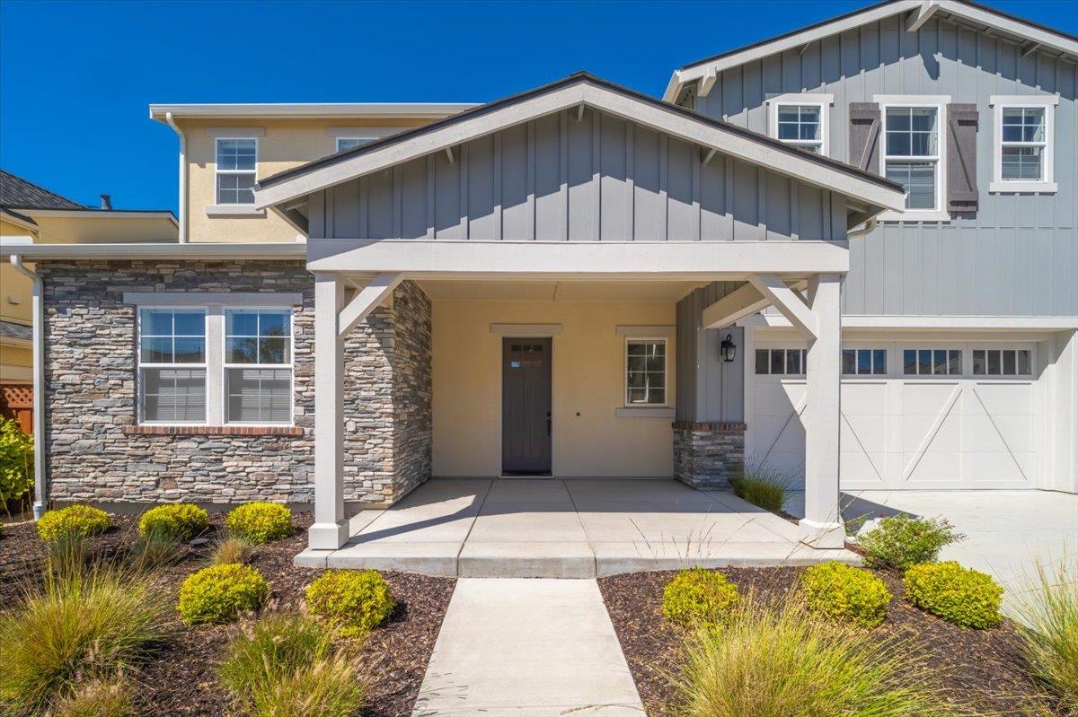 Detail Gallery Image 4 of 63 For 465 Russell Way, Marina,  CA 93933 - 6 Beds | 4 Baths