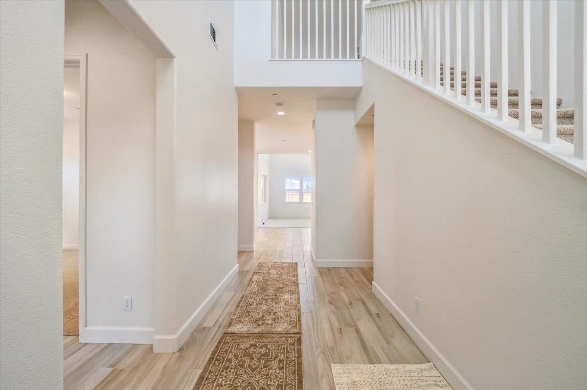 Detail Gallery Image 5 of 63 For 465 Russell Way, Marina,  CA 93933 - 6 Beds | 4 Baths